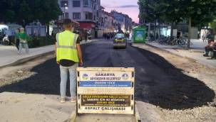 Büyükşehir'den Katlı Pazar bölgesinde asfalt mesaisi