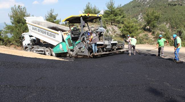 Geyve'de asfalt çalışmaları hızla devam ediyor