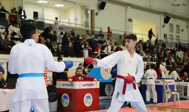 Gaffar Okkan İller Arası Karete Turnuvası Hendek İlçemizde Yapıldı.